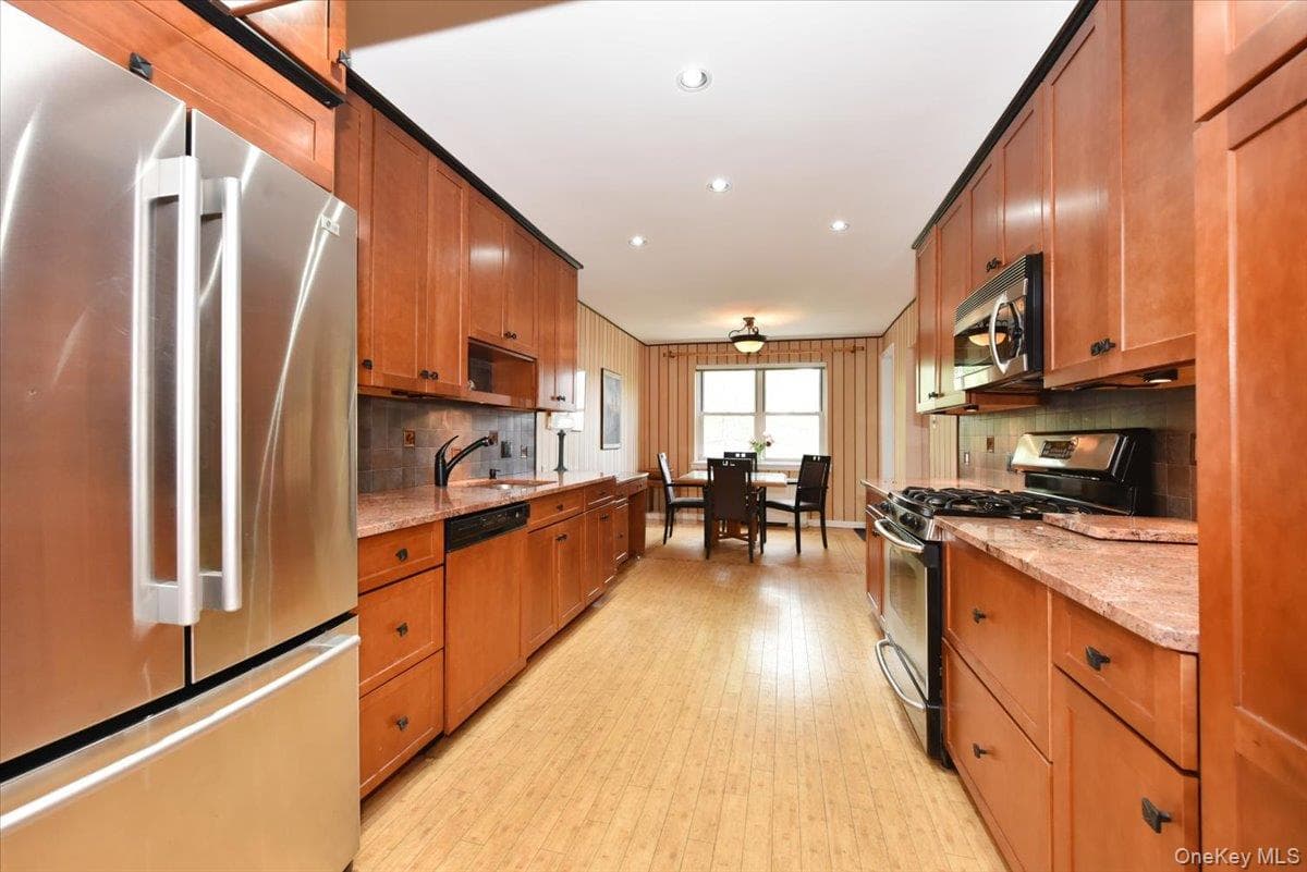 180 S Middle Neck Road Unit: 3-K thumbnail 4