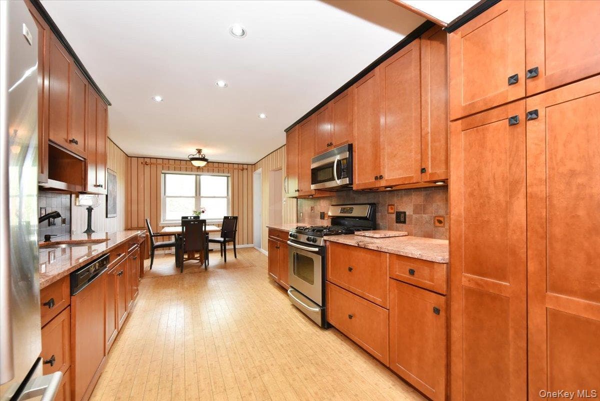180 S Middle Neck Road Unit: 3-K thumbnail 6
