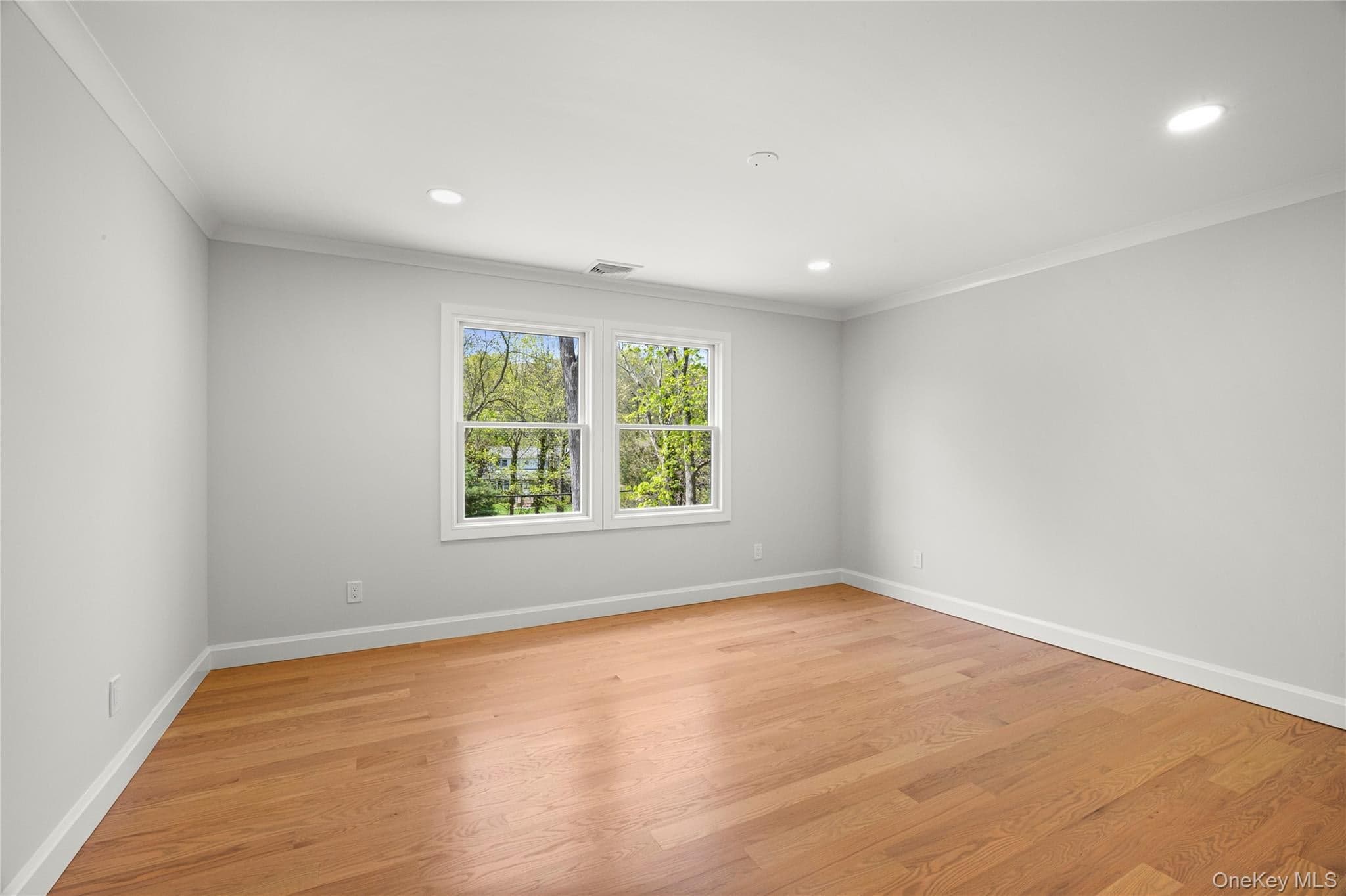 206 Beverly Road thumbnail 17