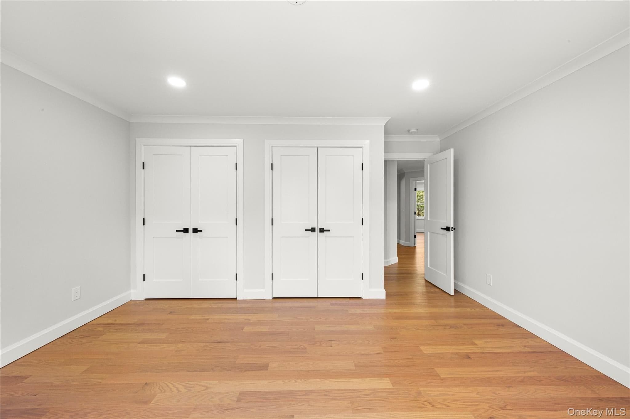 206 Beverly Road thumbnail 18
