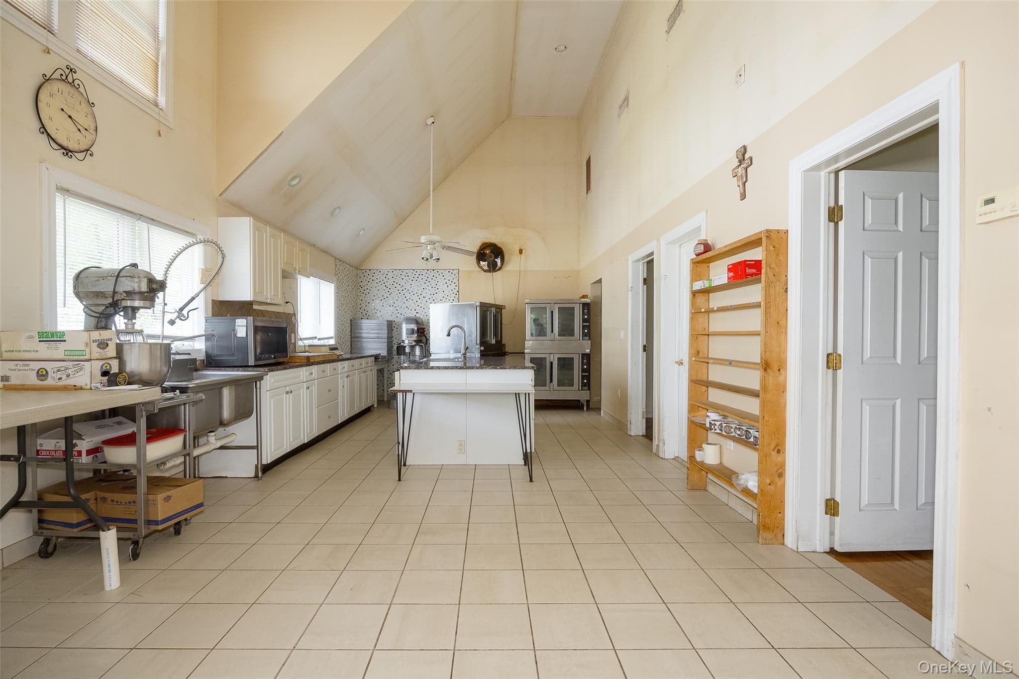125 Vineyard Avenue thumbnail 27
