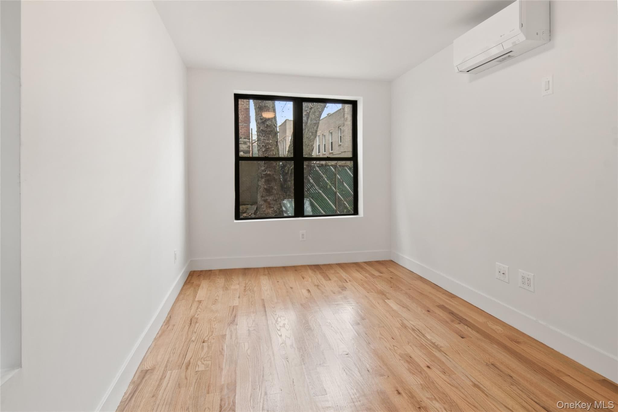 1845 Andrews Avenue thumbnail 11