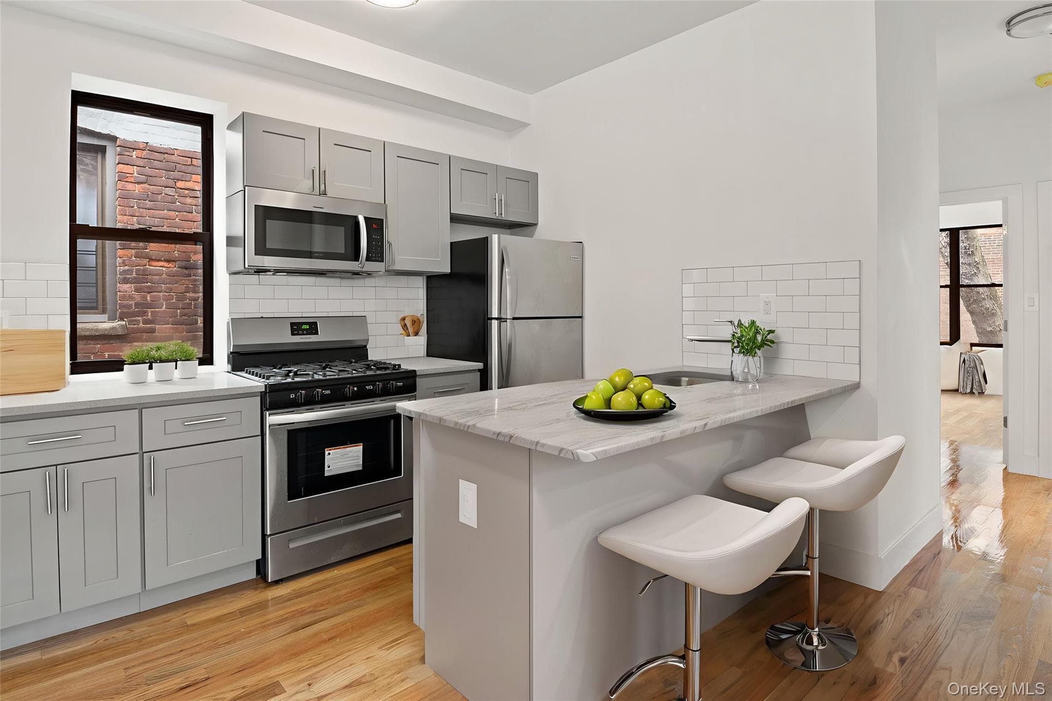 1845 Andrews Avenue thumbnail 5