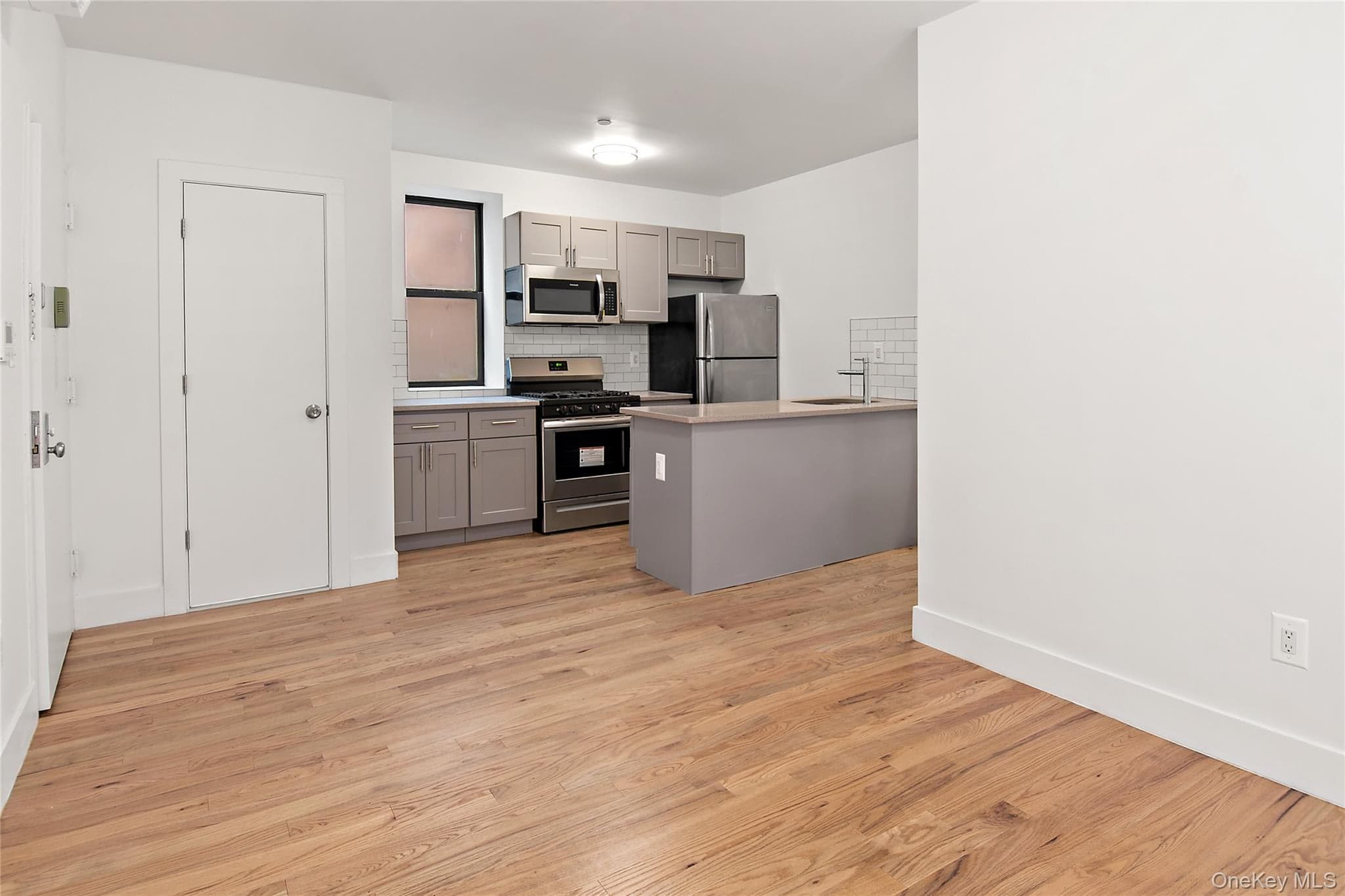1845 Andrews Avenue thumbnail 7