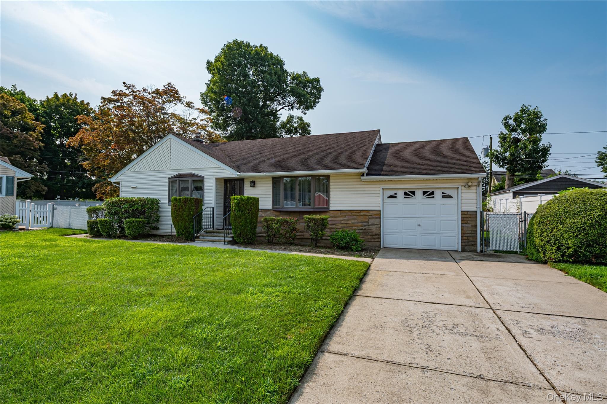 3986 Maplewood Drive thumbnail 2