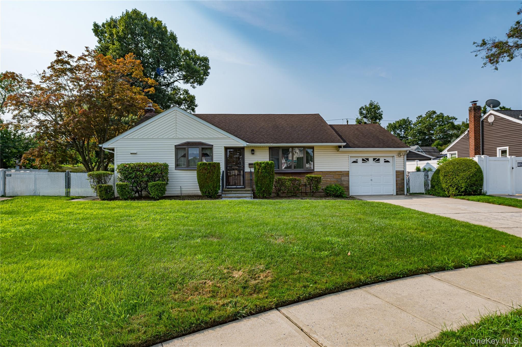 3986 Maplewood Drive photo 1
