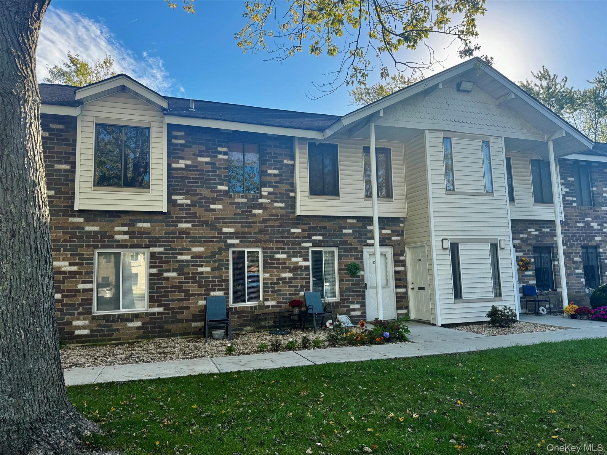 8 Denver Court Unit: 8D photo 1