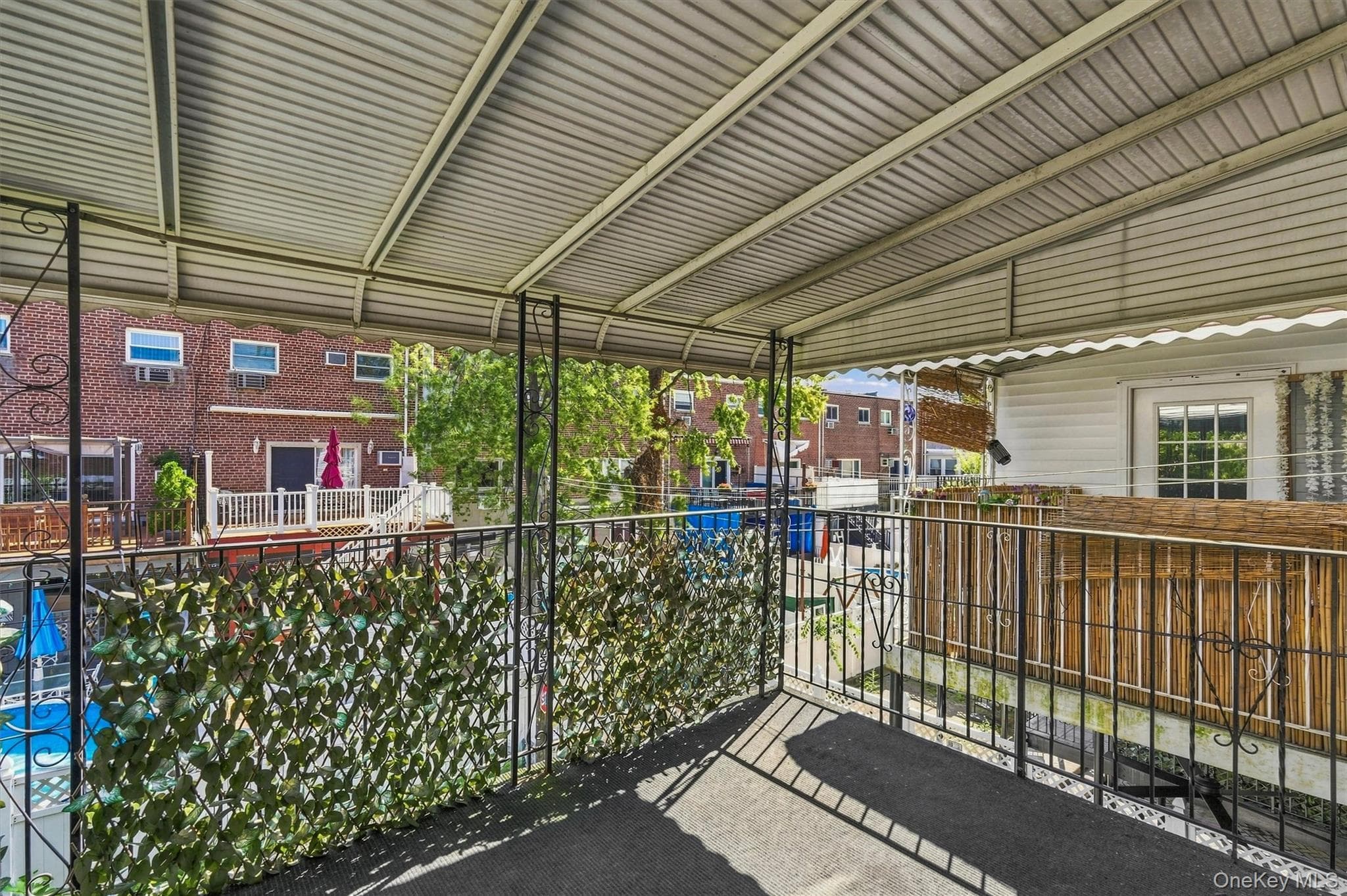 1018 Throggmorton Avenue thumbnail 45