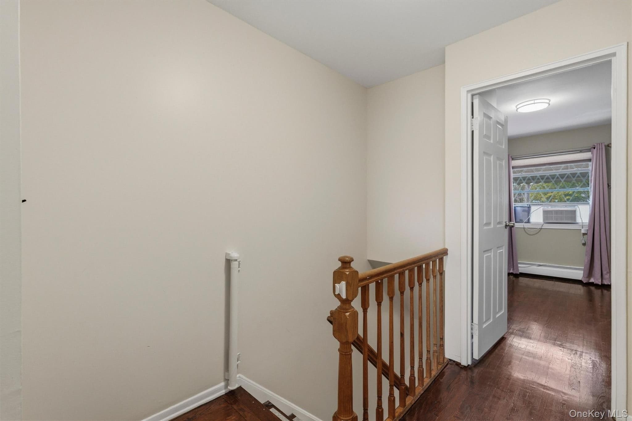 1018 Throggmorton Avenue thumbnail 22