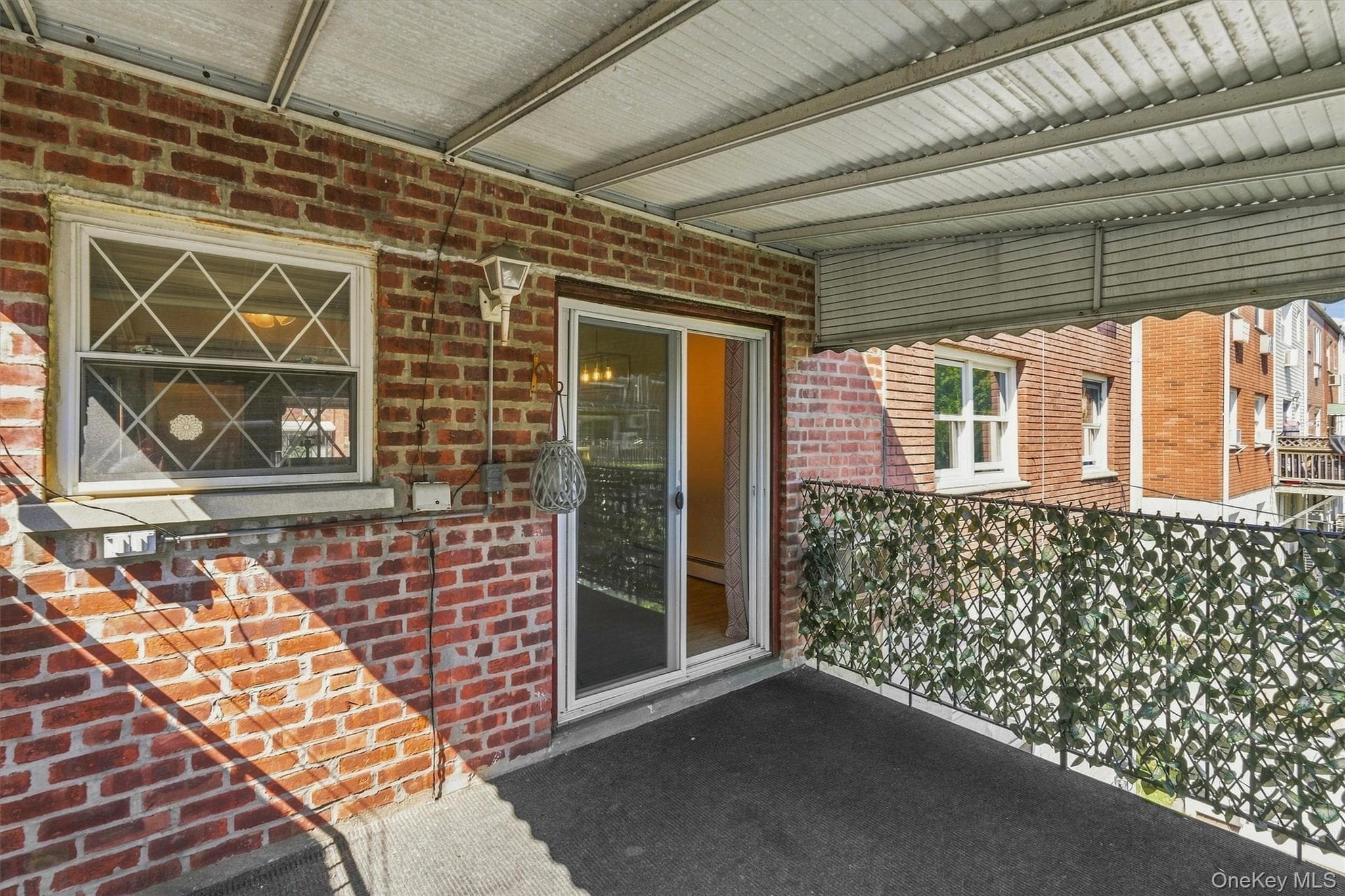 1018 Throggmorton Avenue thumbnail 46