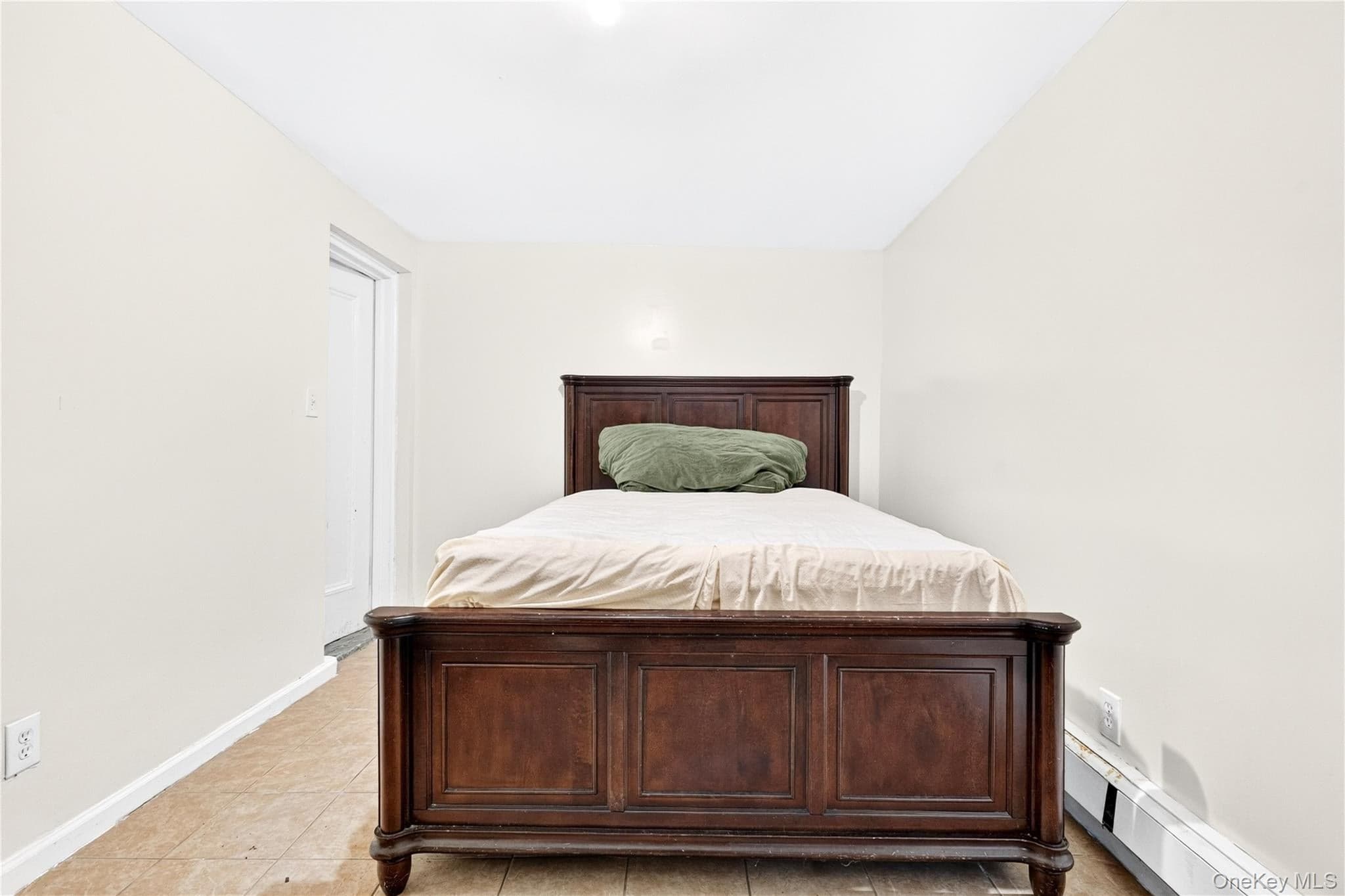 3885 Paulding Avenue thumbnail 4