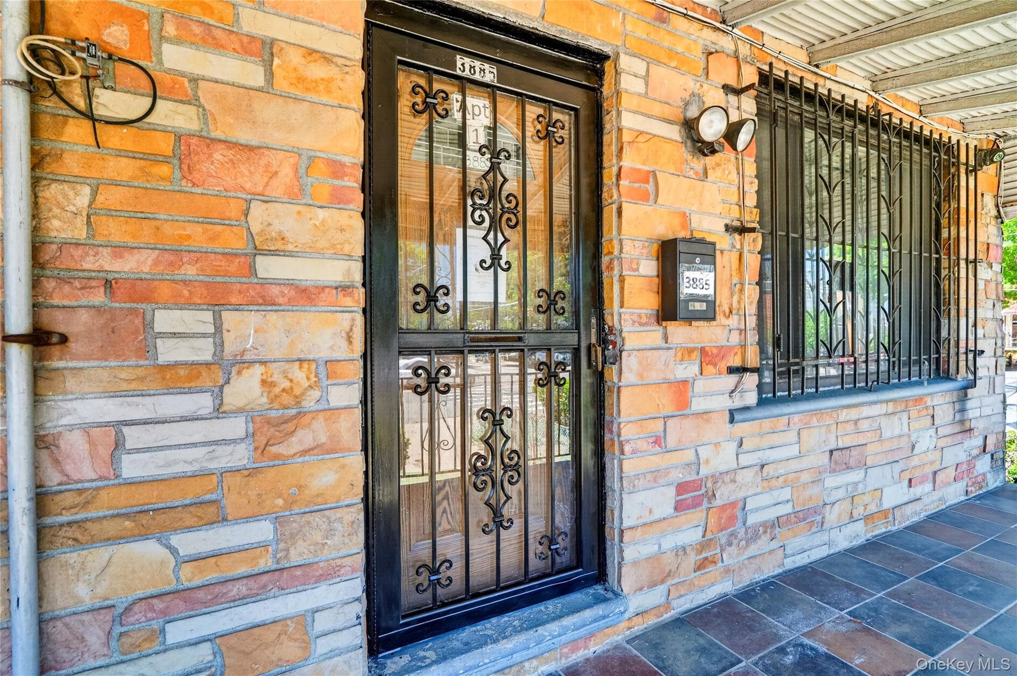 3885 Paulding Avenue thumbnail 13