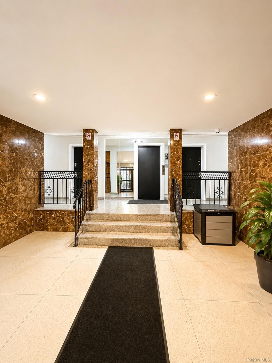 131-11 Kew Gardens Road Unit: 4H thumbnail 2