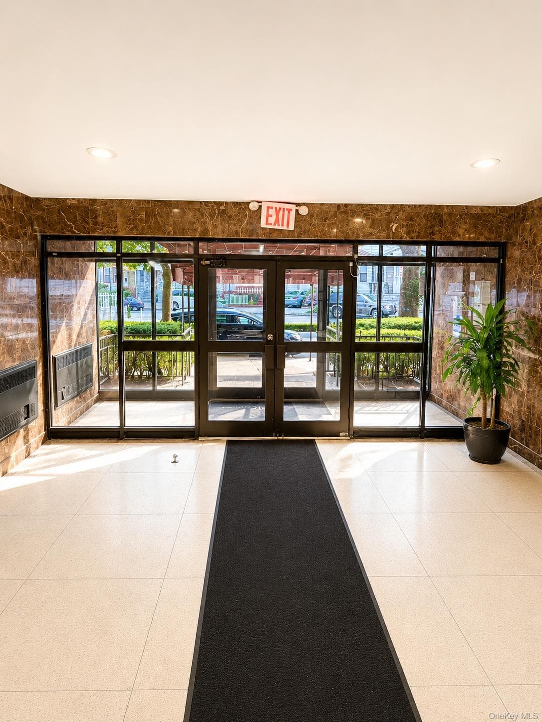 131-11 Kew Gardens Road Unit: 4H, Richmond Hill