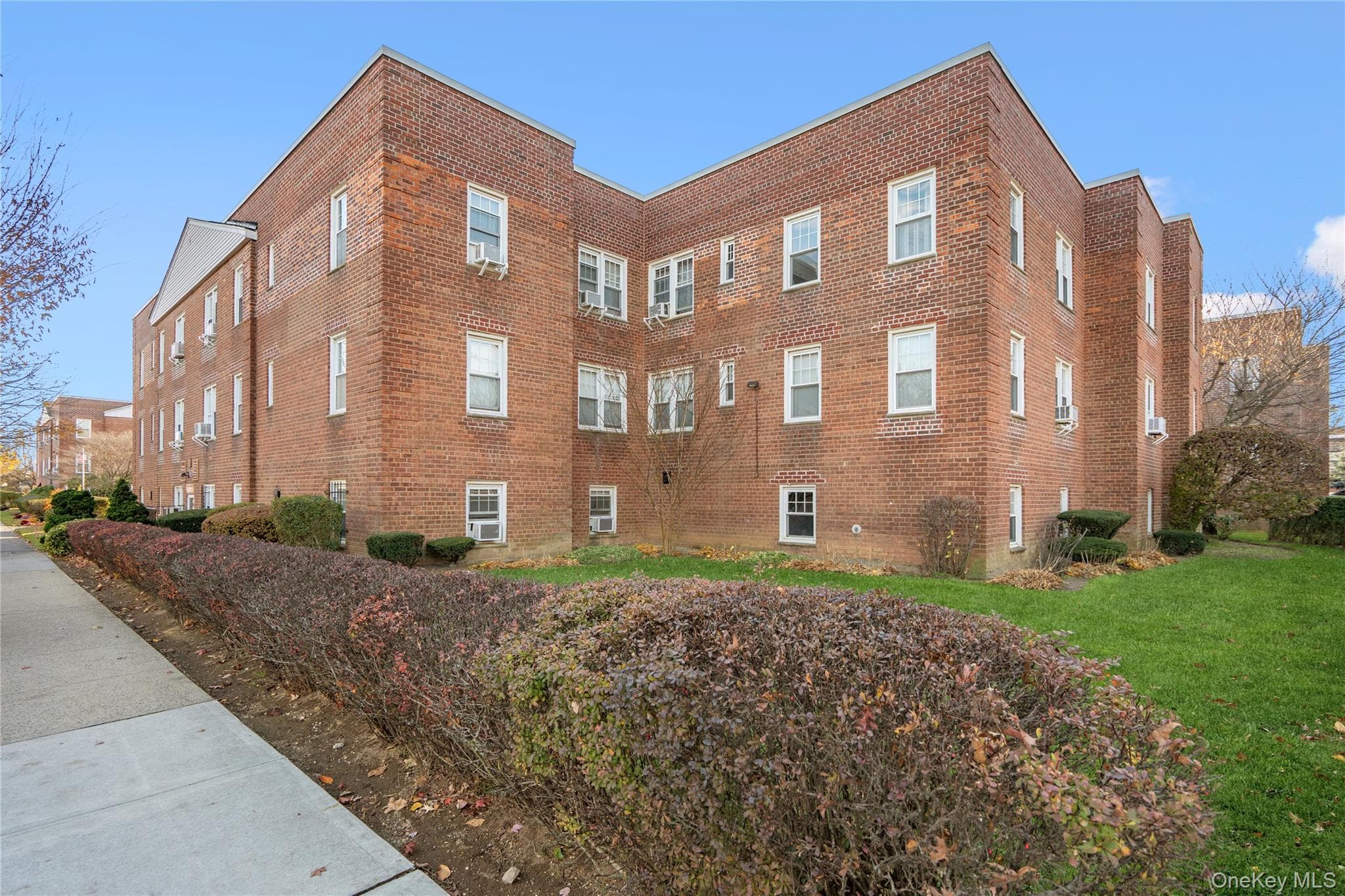 200 N. Village Avenue Unit: 101A thumbnail 2