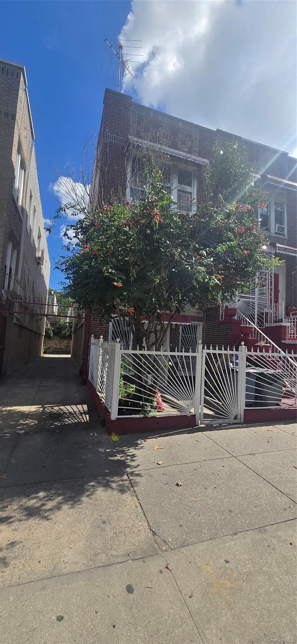 1348 Elder Avenue thumbnail 15