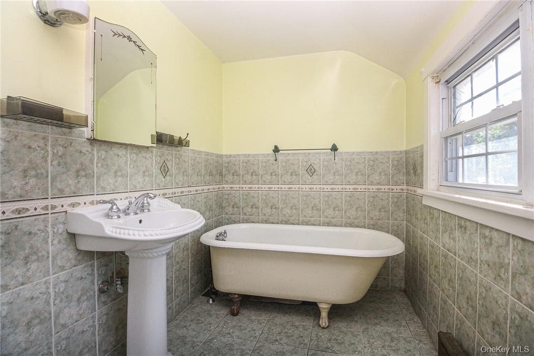 237 Coligni Avenue thumbnail 25