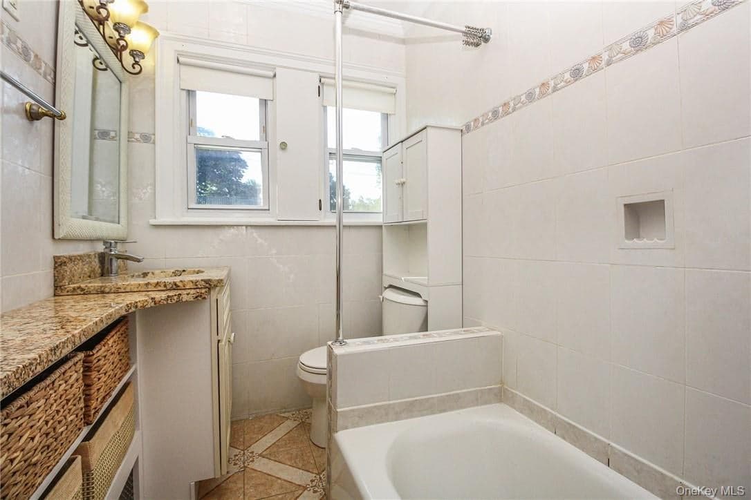 237 Coligni Avenue thumbnail 17