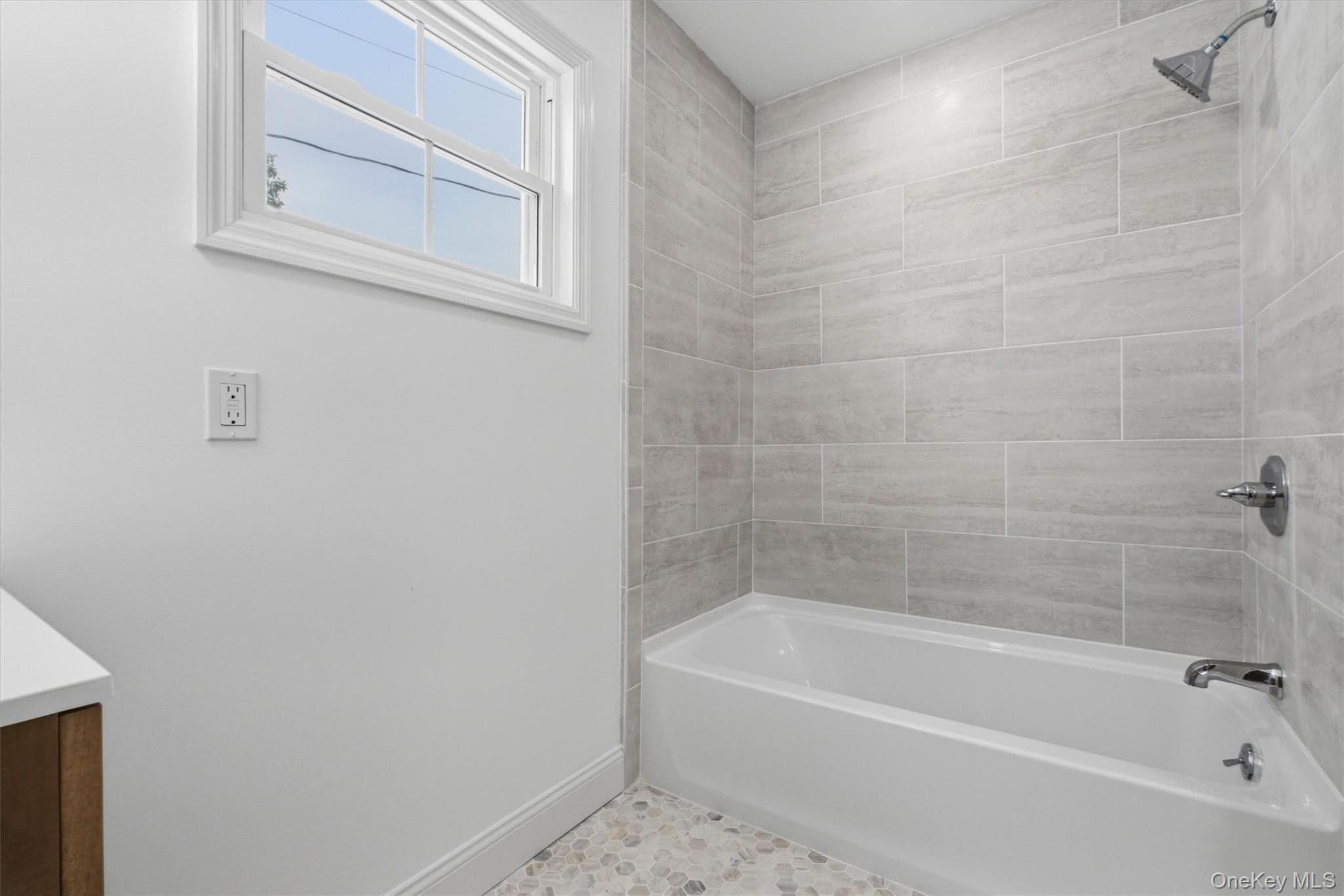 119 Verplanck Avenue thumbnail 38