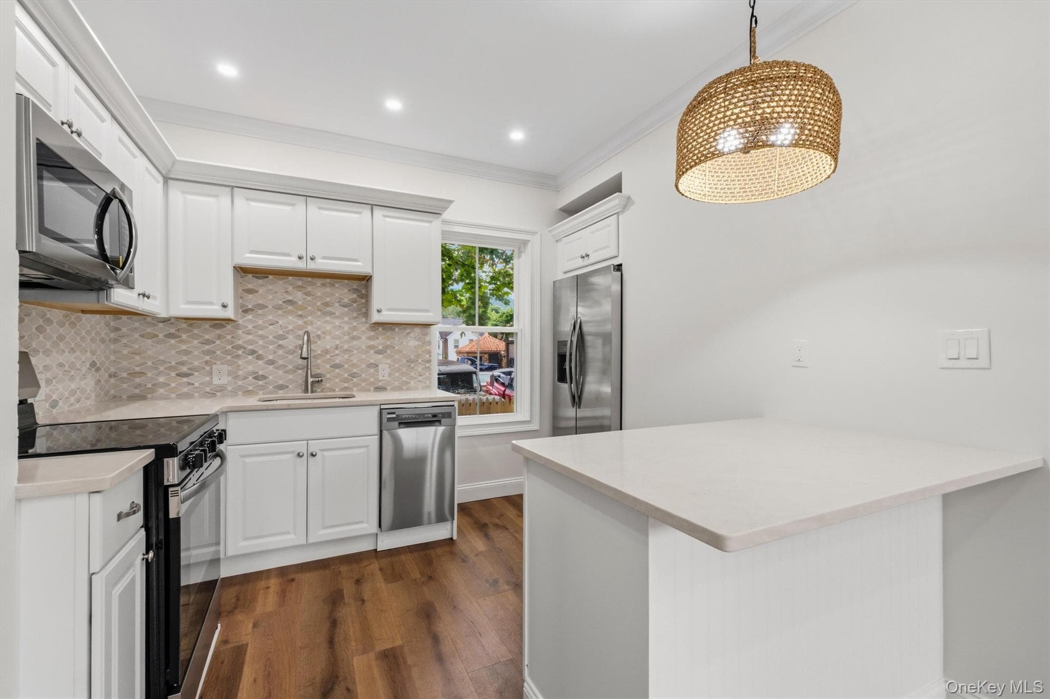 119 Verplanck Avenue thumbnail 17