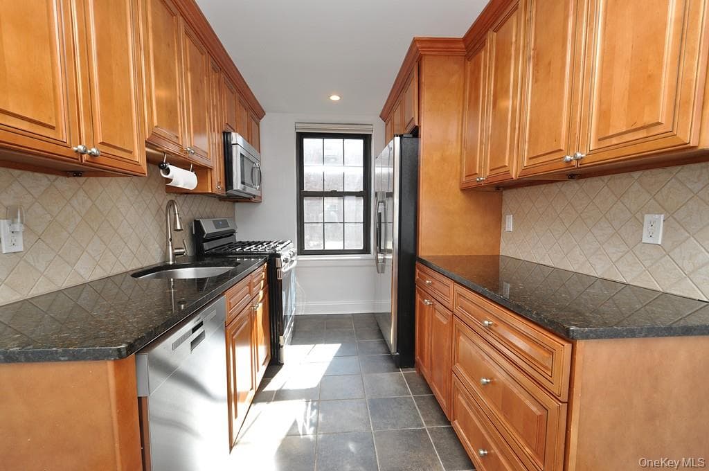 105 Garth Road Unit: 5H thumbnail 13