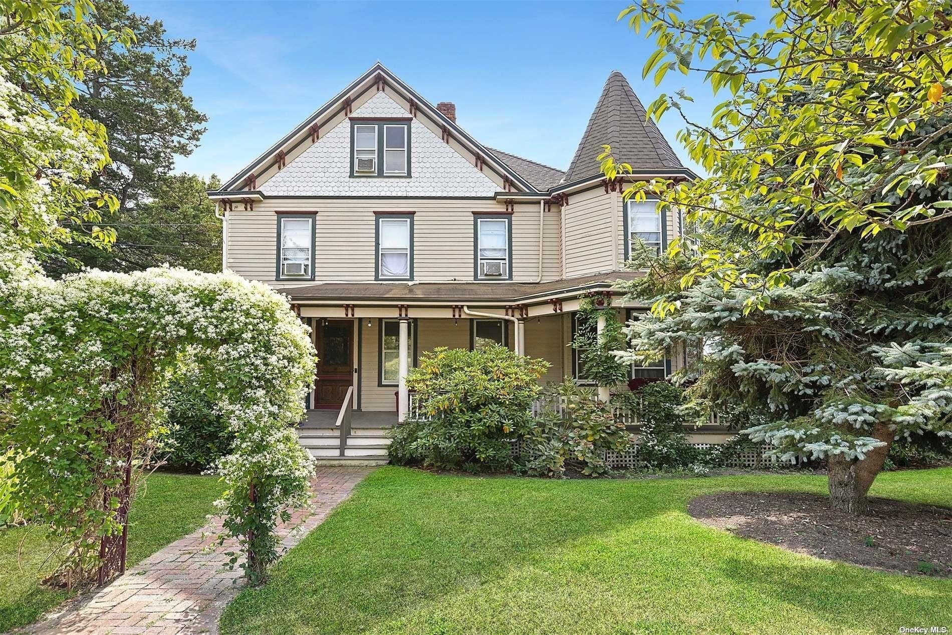 151 Bay Avenue, Greenport