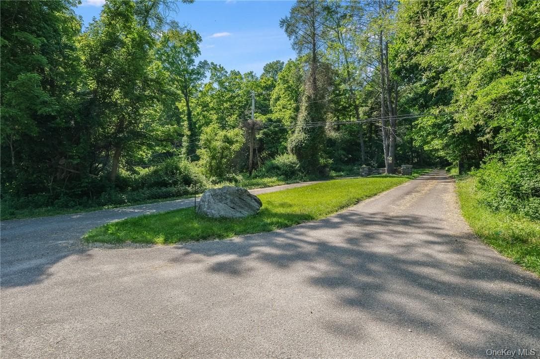 3 Route 100, Katonah