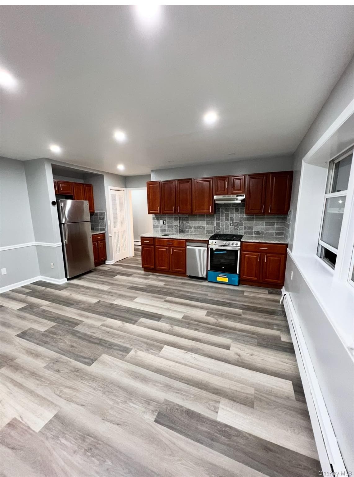 2410 Boston Post Road thumbnail 22