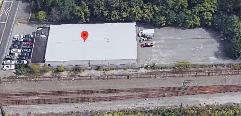 111 E Railroad Avenue thumbnail 2