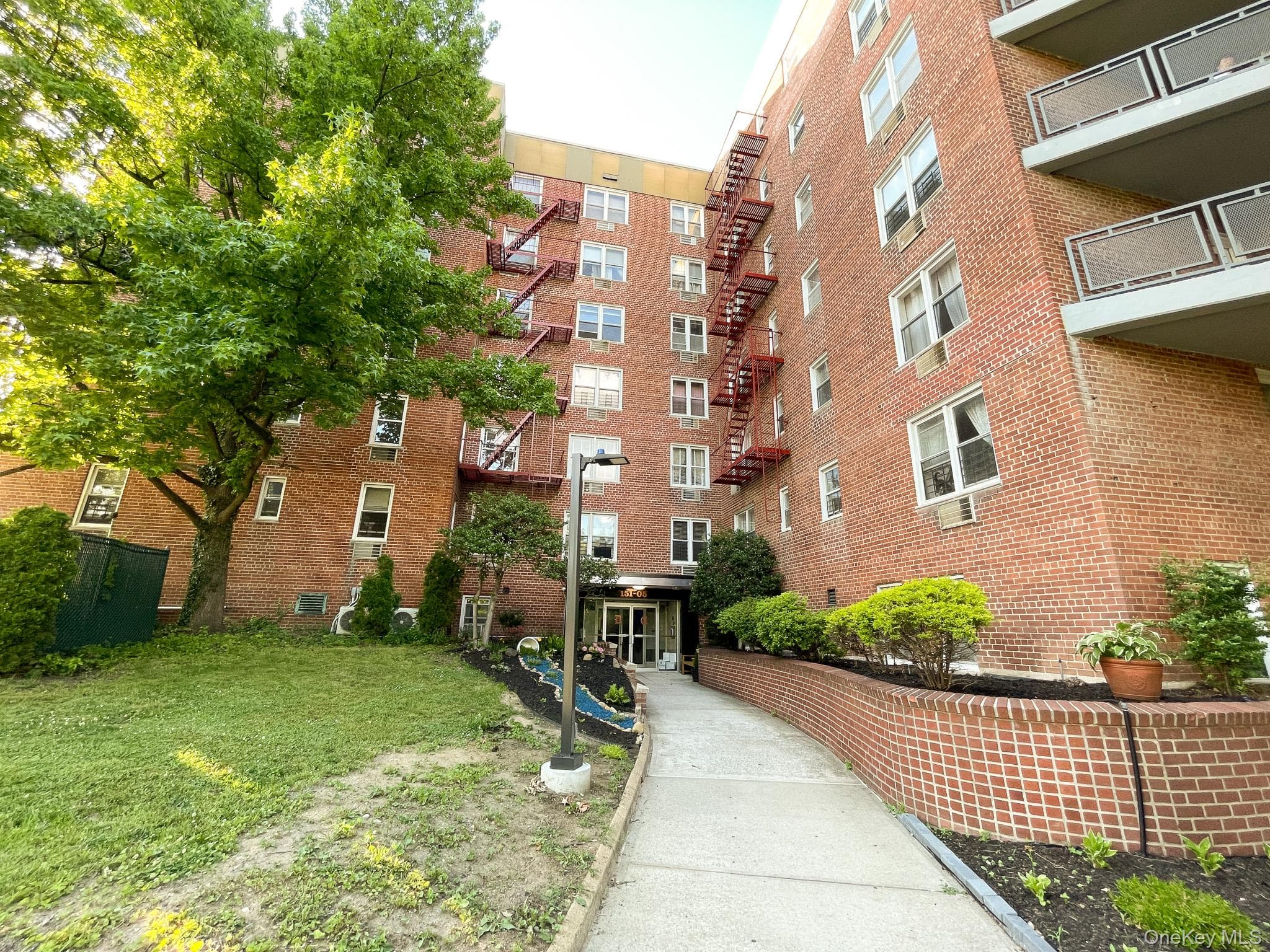 15105 Cross Island Parkway PKWY Unit: 2C photo 1