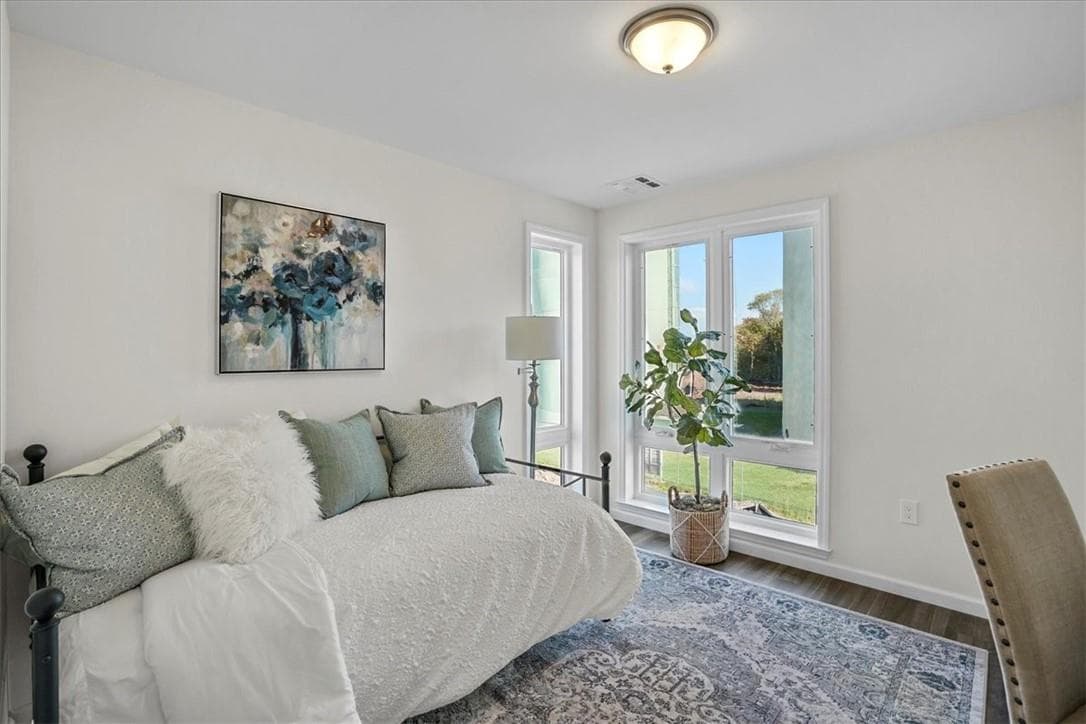 530 W Broadway thumbnail 9