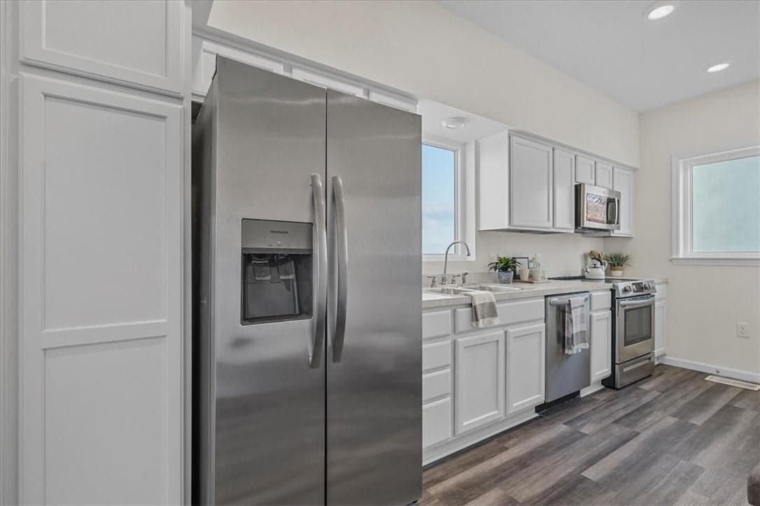 530 W Broadway thumbnail 8