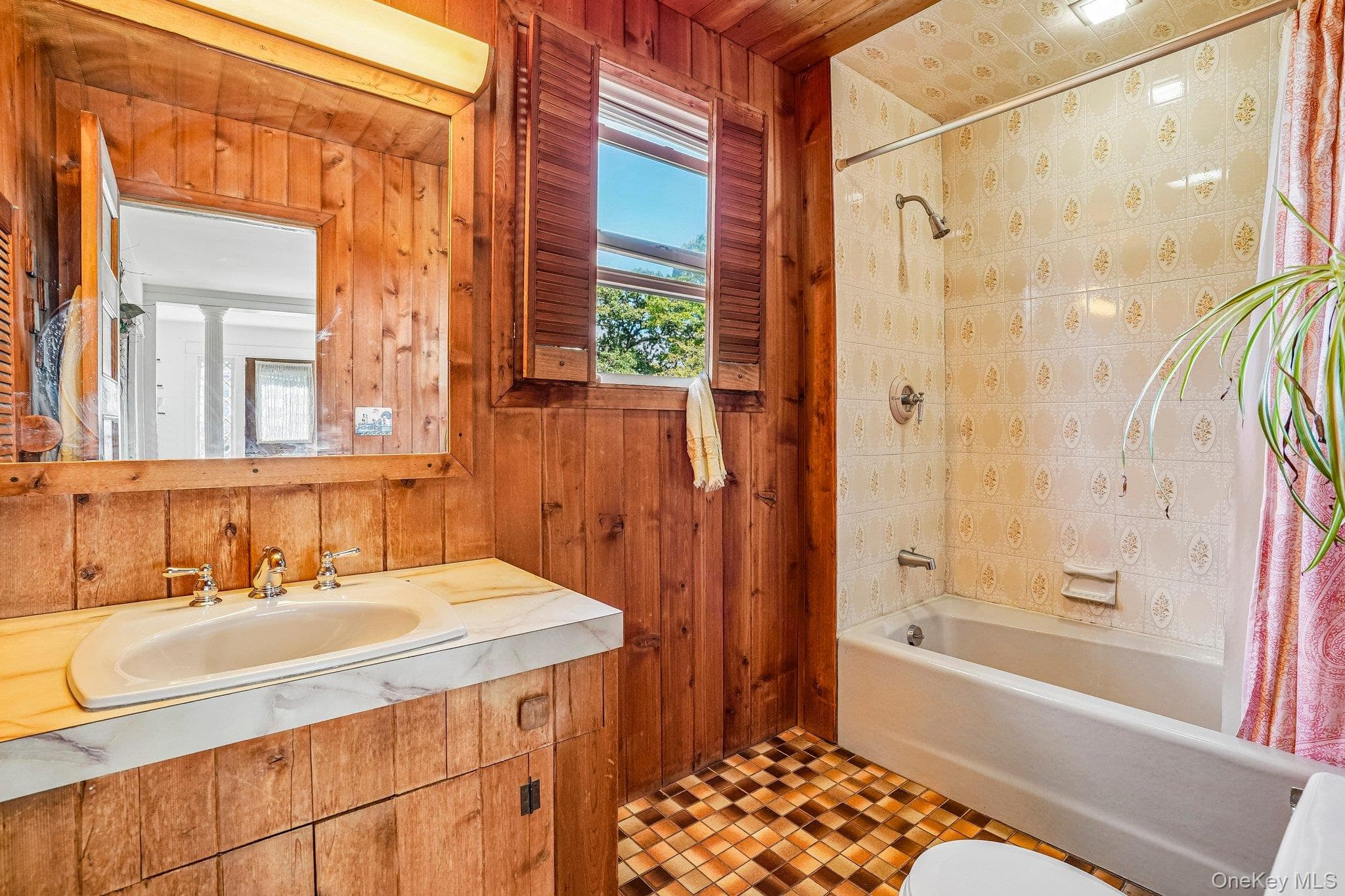 270 Fisher Avenue thumbnail 25