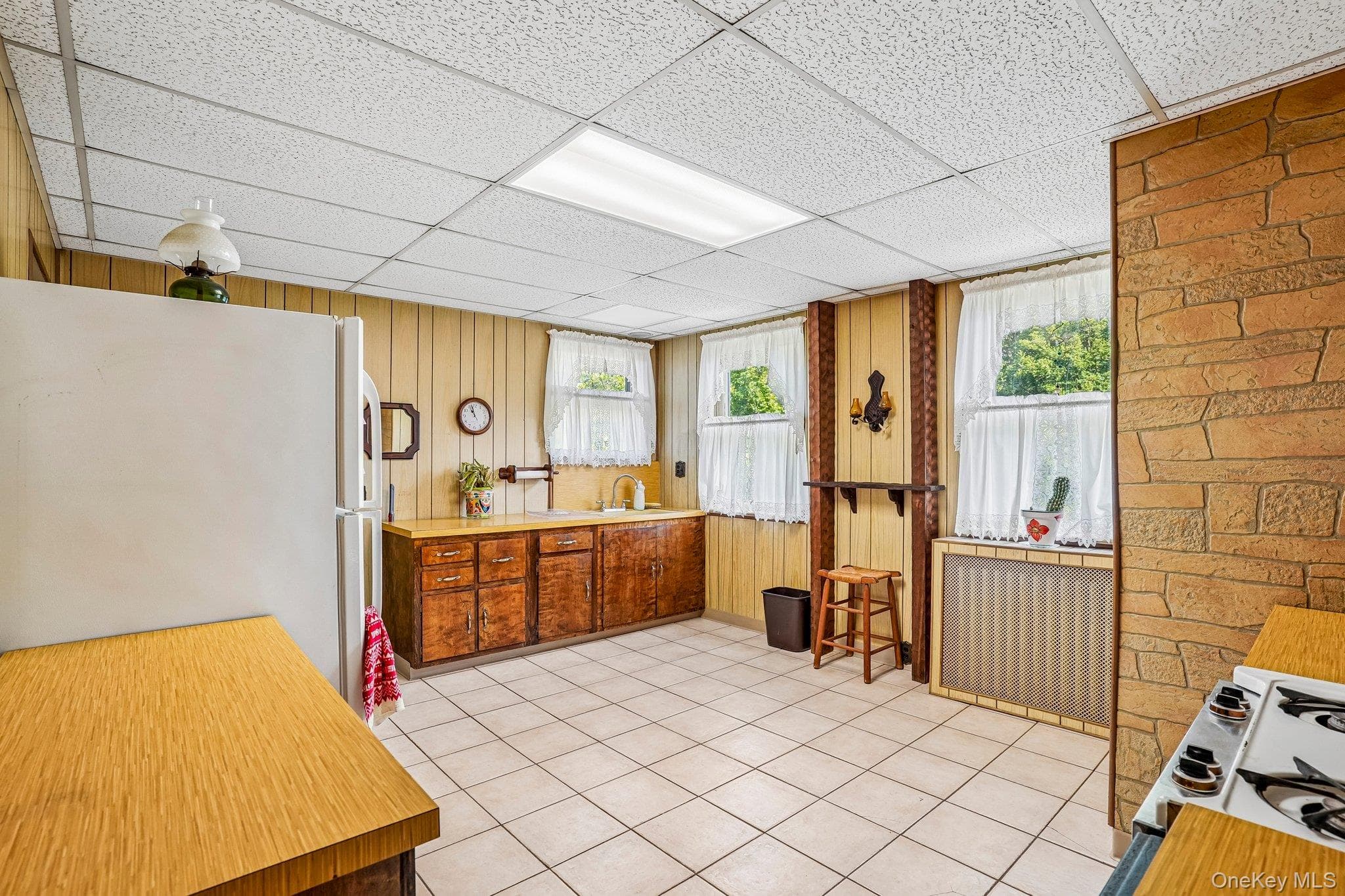 270 Fisher Avenue thumbnail 16