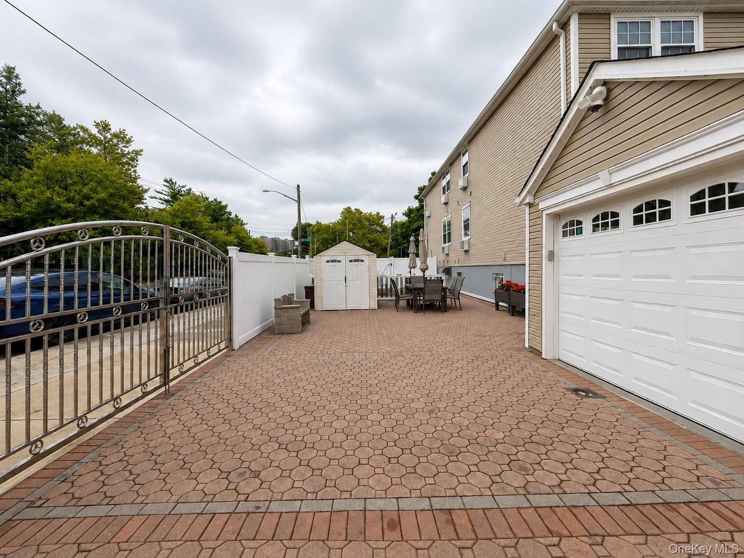 2357 Demeyer Street thumbnail 45