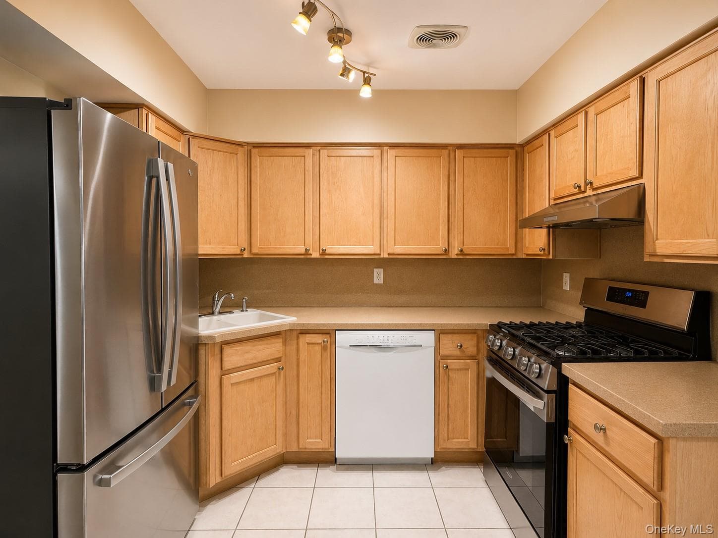 2357 Demeyer Street thumbnail 20
