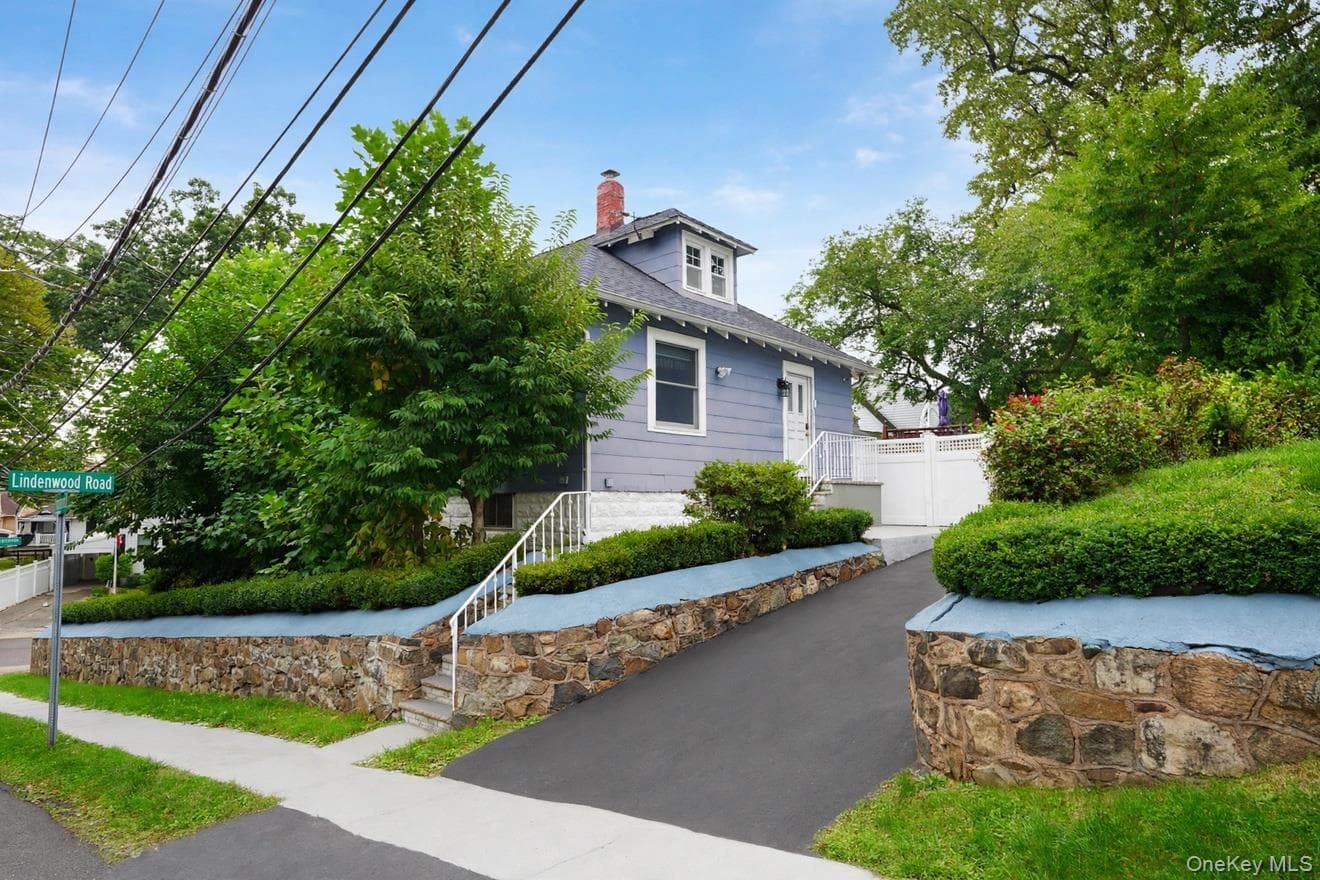230 Lindenwood Road thumbnail 2