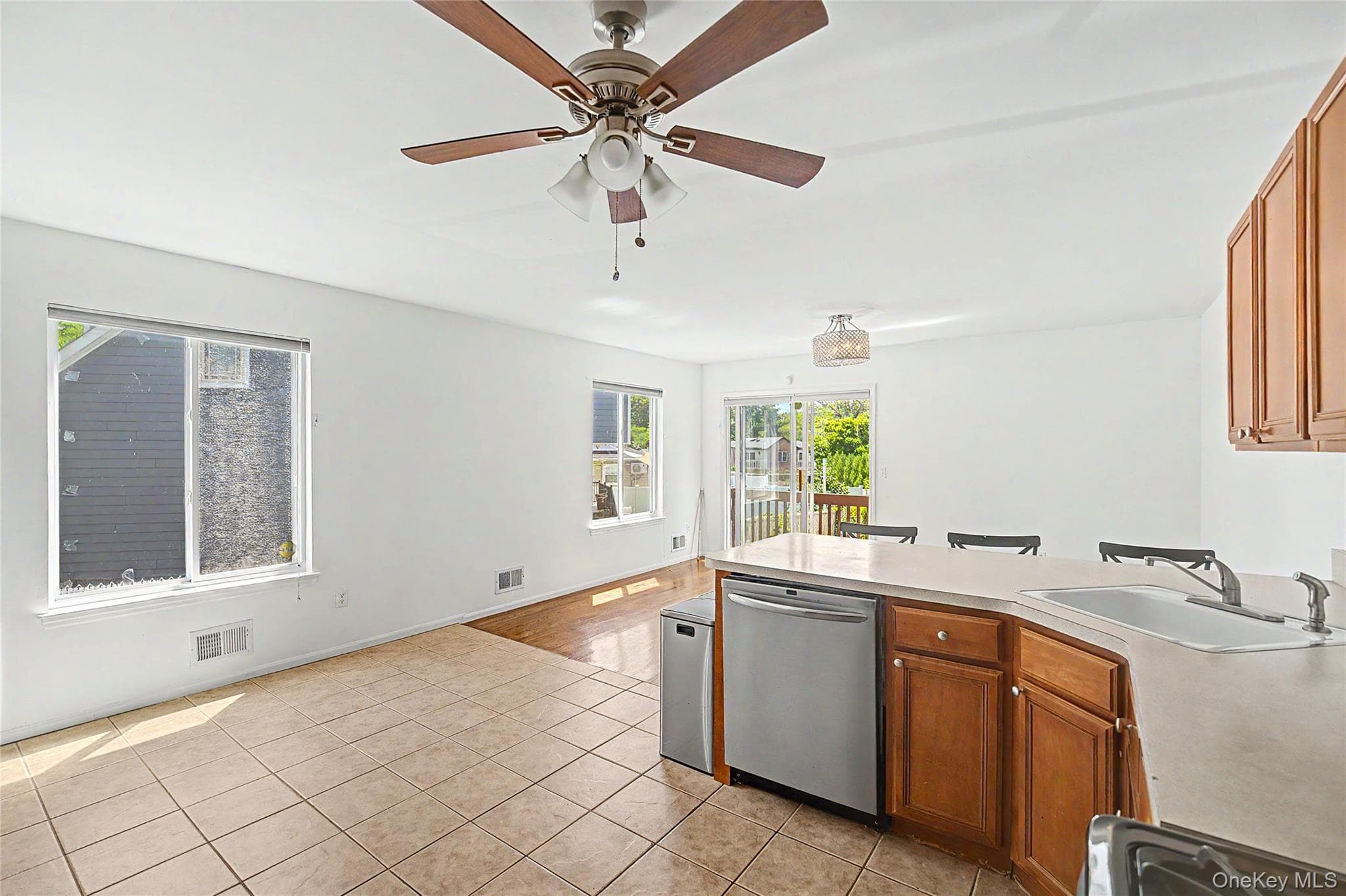 94 Greaves Avenue thumbnail 11