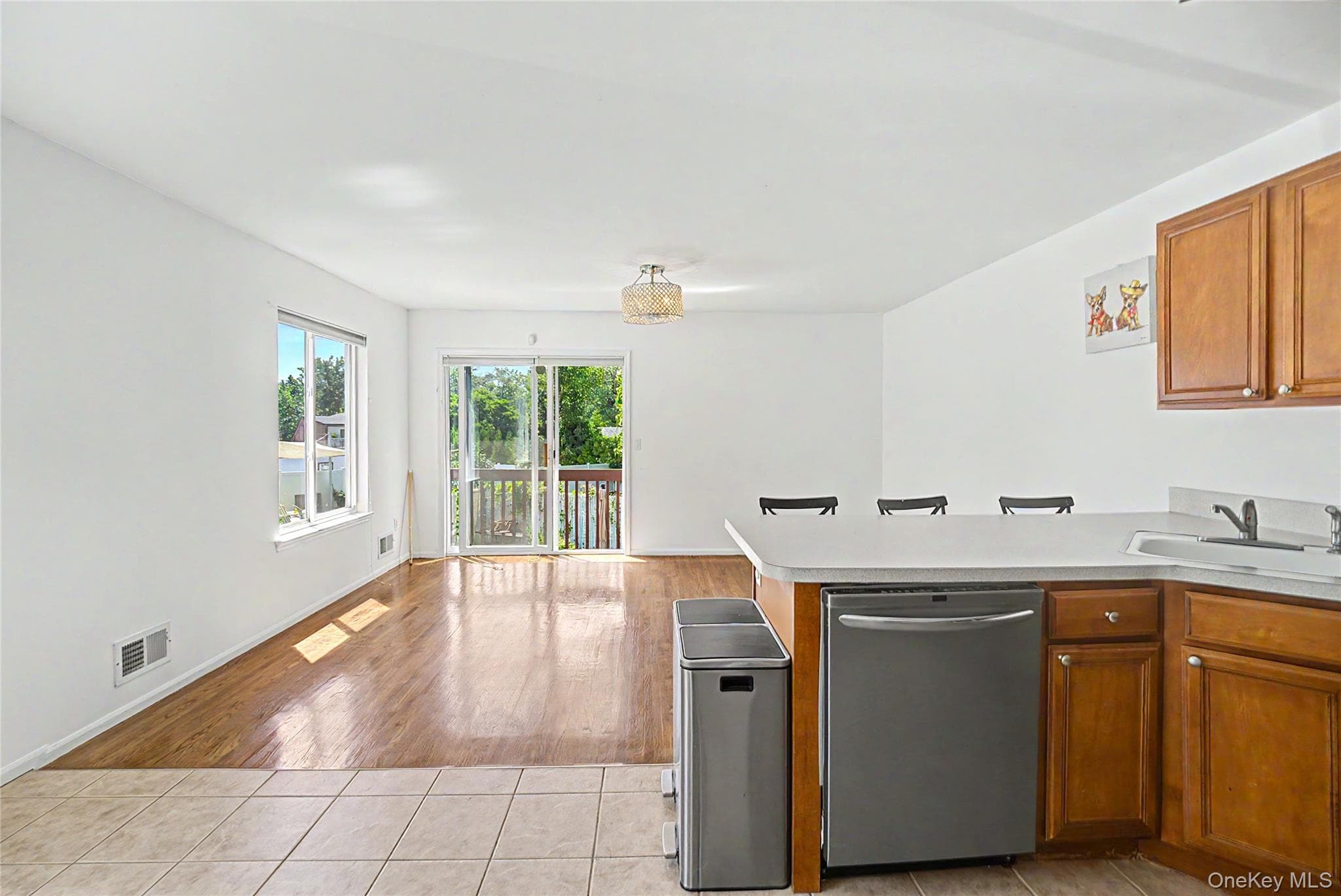 94 Greaves Avenue thumbnail 10