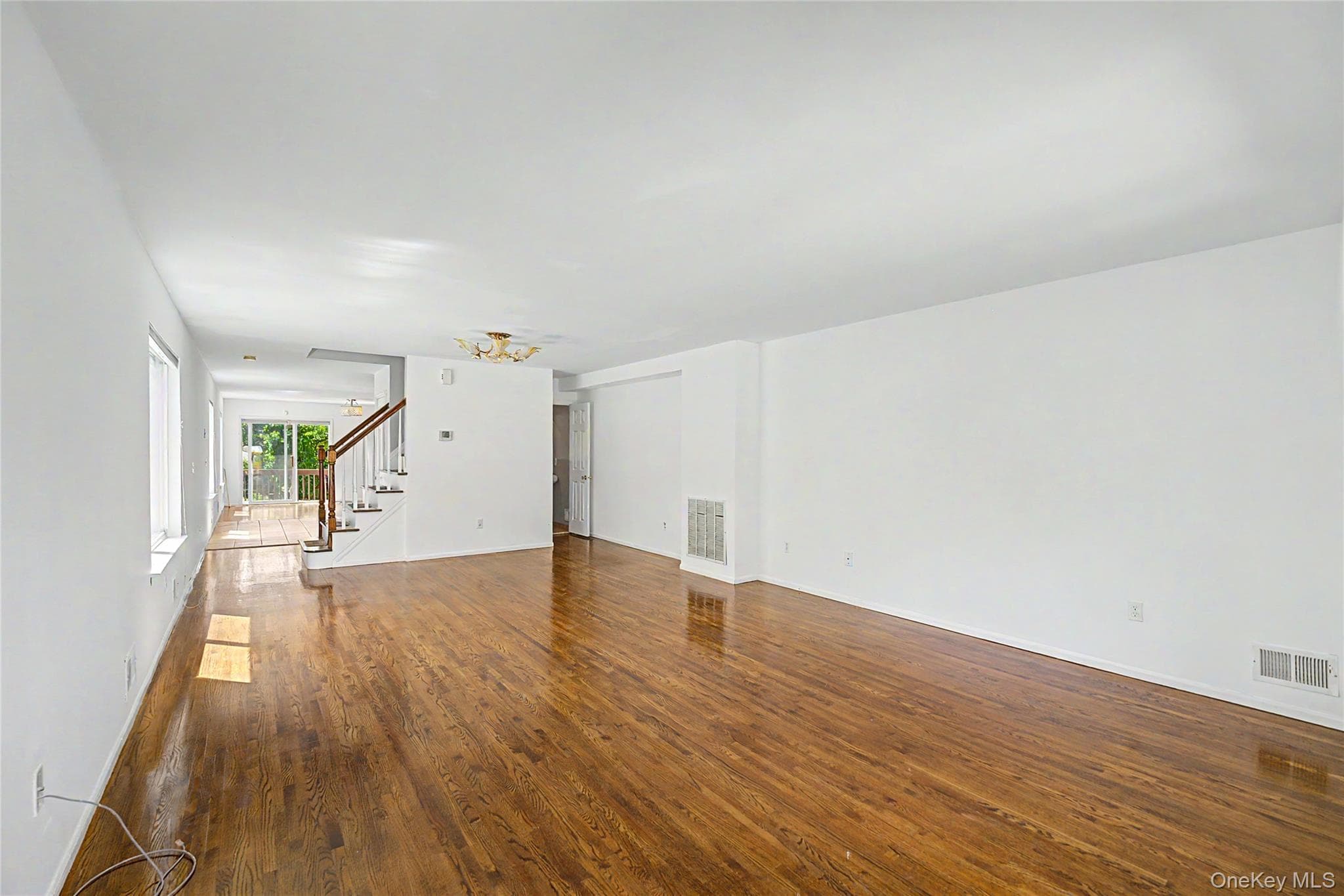 94 Greaves Avenue thumbnail 5