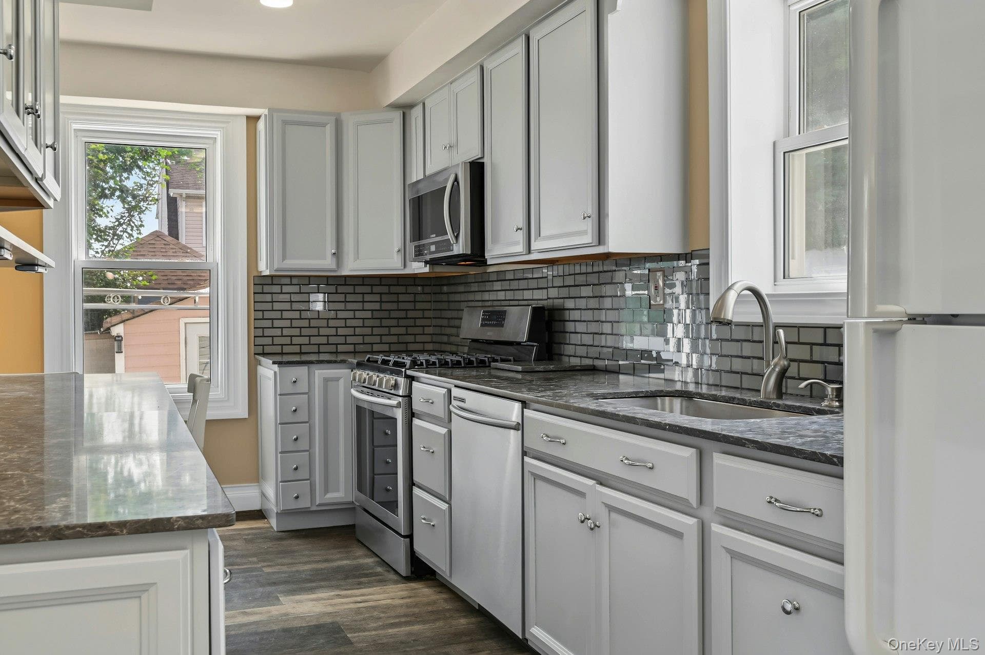 258 Liberty Avenue thumbnail 17