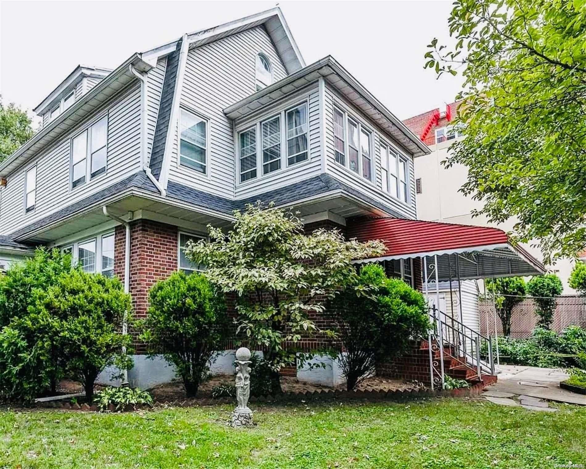 33-02 Parsons Boulevard, Flushing
