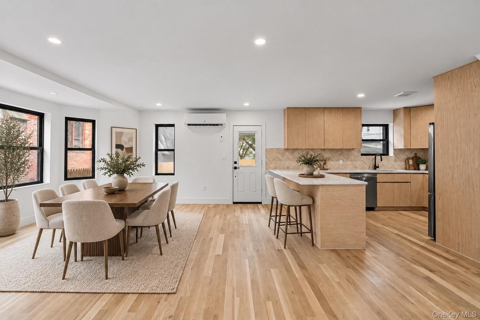 131 Arlington Avenue thumbnail 3