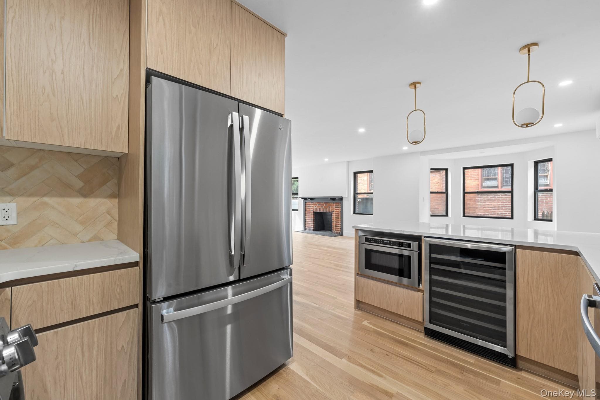 131 Arlington Avenue thumbnail 5