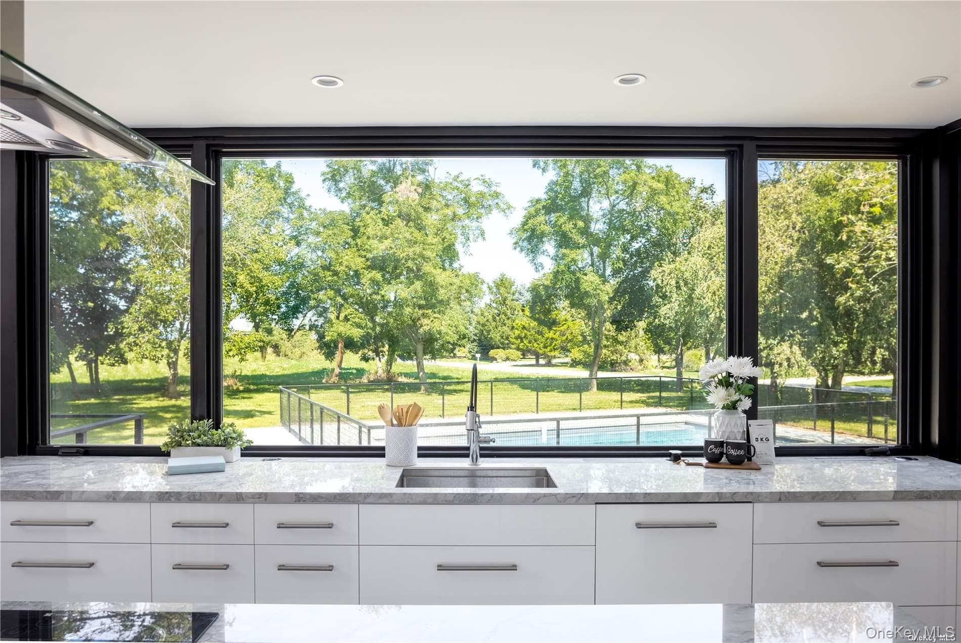 290 Windward Road thumbnail 16