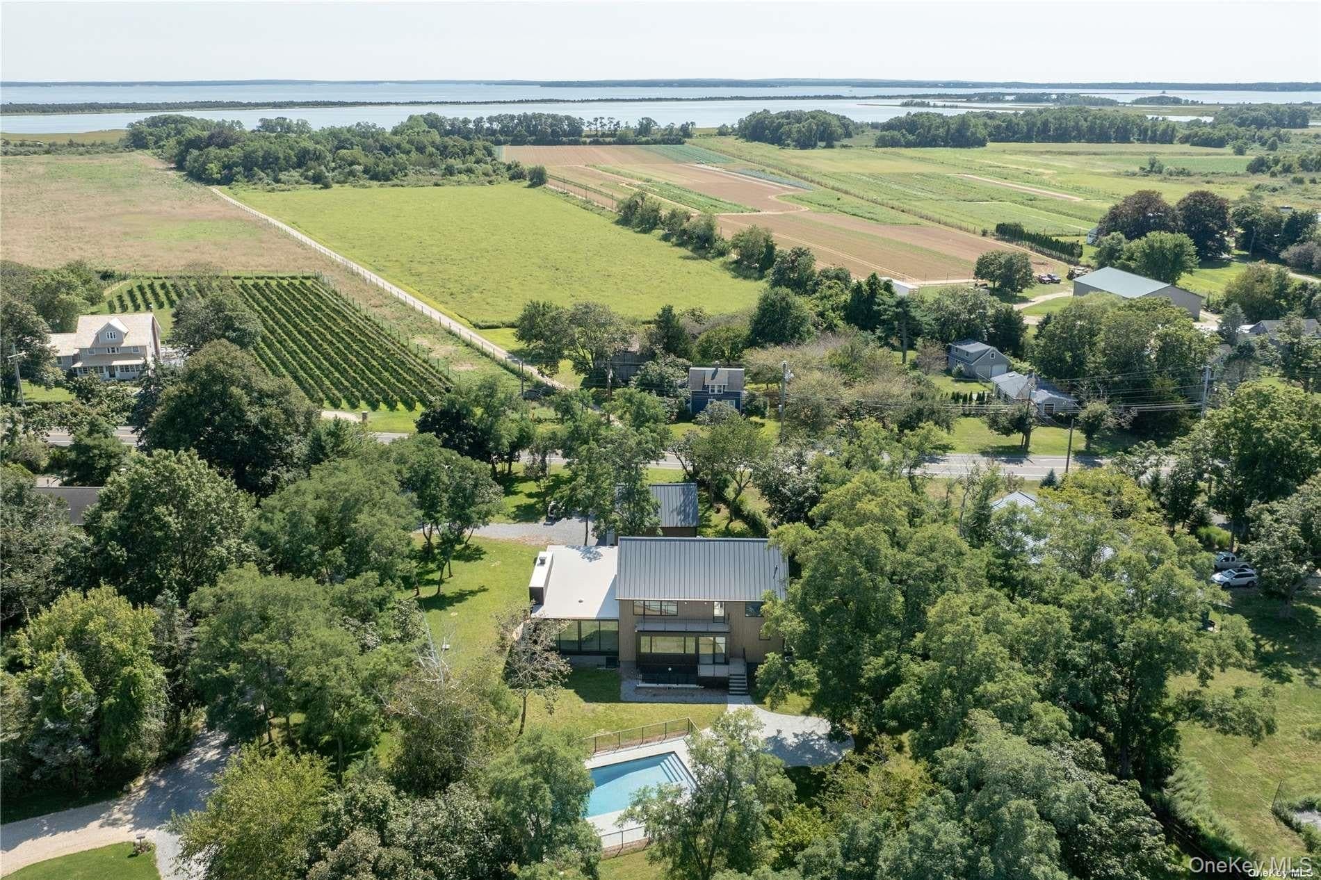 290 Windward Road thumbnail 29