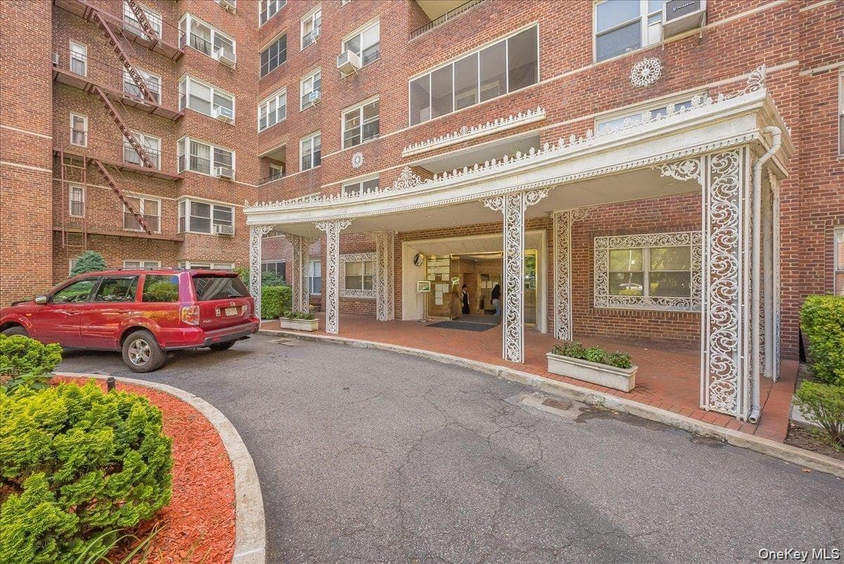 67-66 108th Street Unit: B31 thumbnail 35