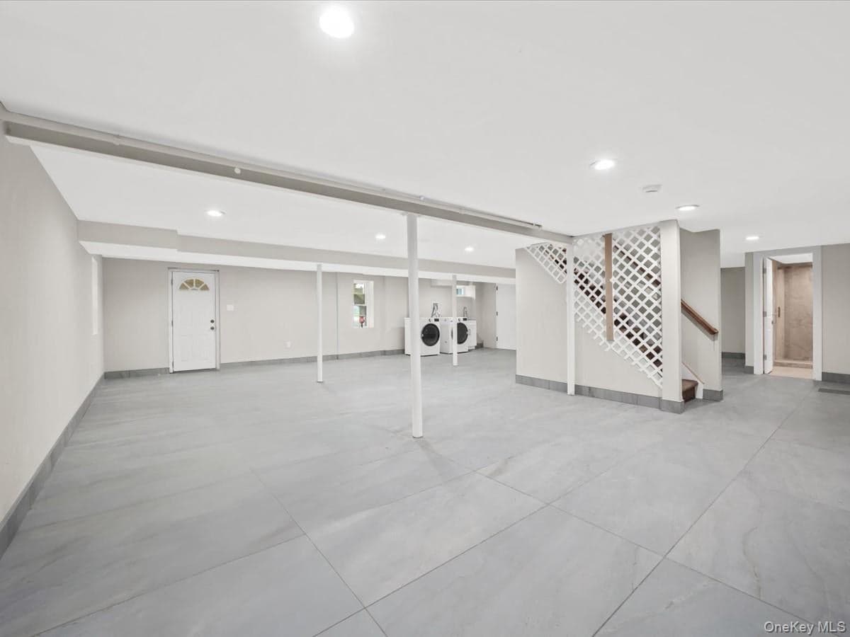10 W Terrace Road thumbnail 23