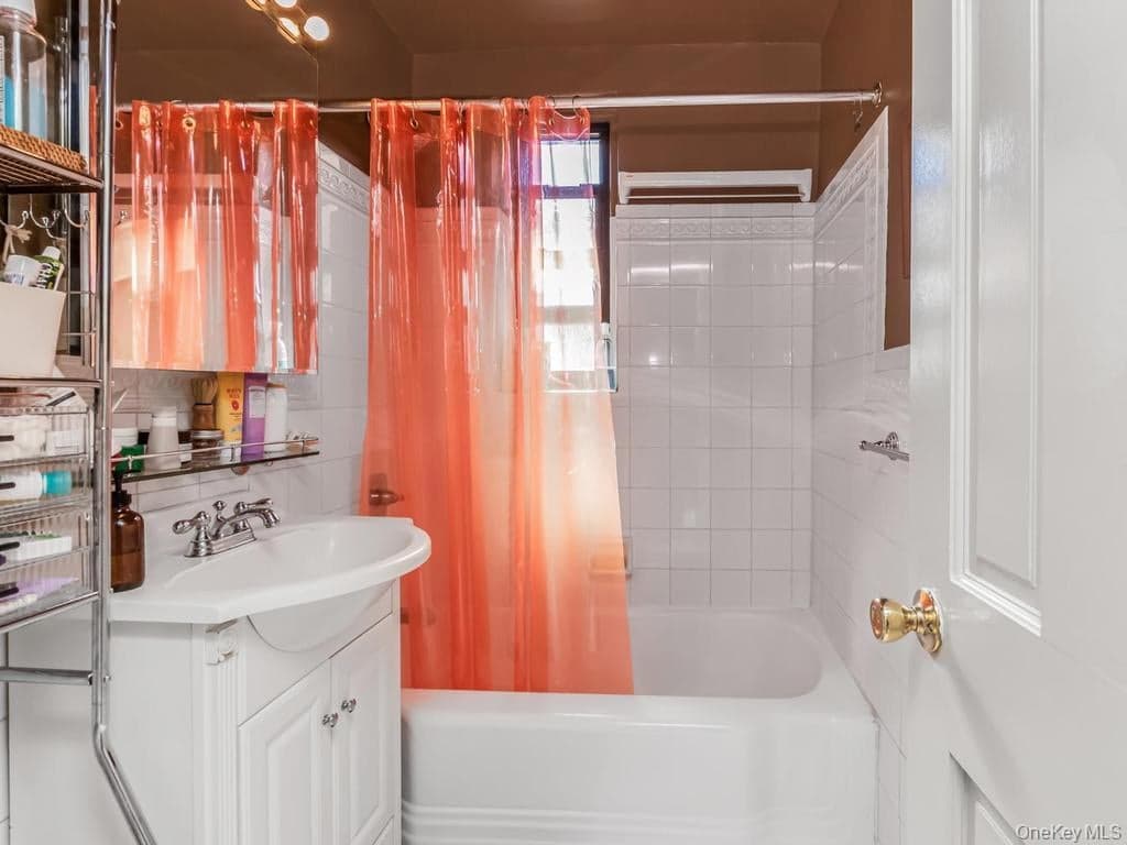 3840 Greystone Avenue Unit: 6P thumbnail 9