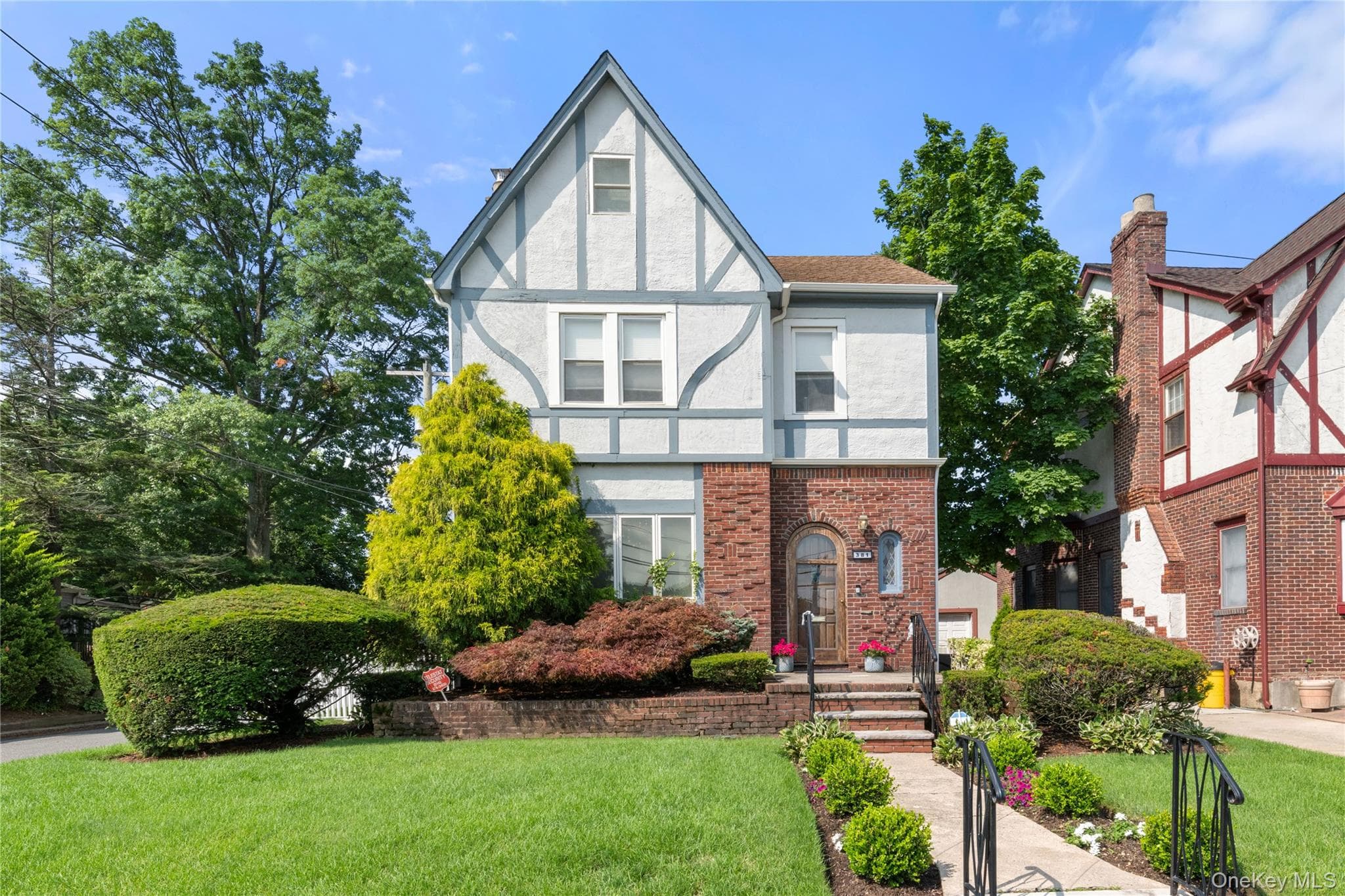 381 Woodmere Boulevard thumbnail 2